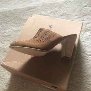 Women matisse new studded mules Size 91/2 fits more like size 9